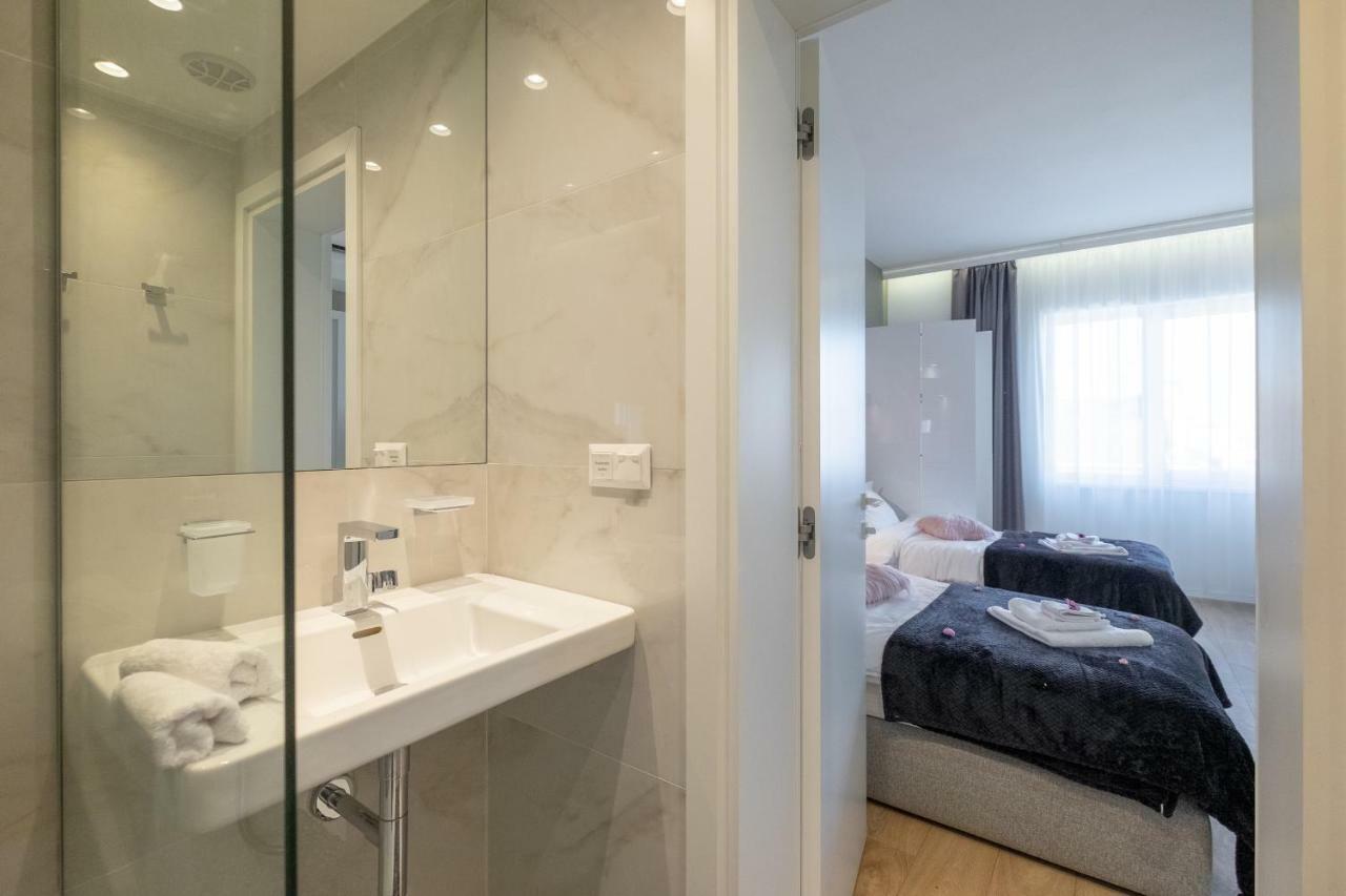 Vitosha Blvd Luxury 2-Bedroom, 2-Bathroom With Balcony Sofia Exteriör bild