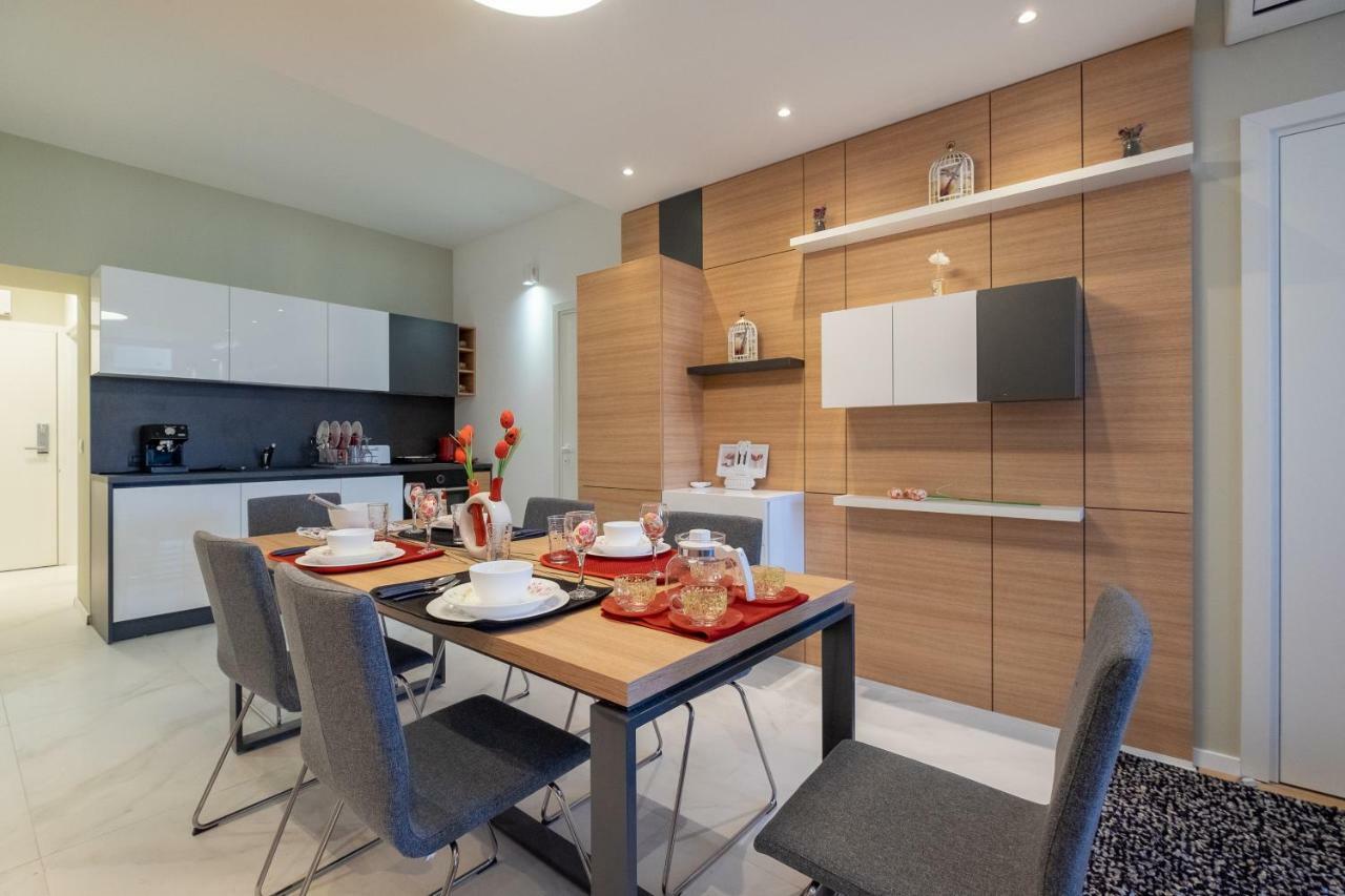 Vitosha Blvd Luxury 2-Bedroom, 2-Bathroom With Balcony Sofia Exteriör bild