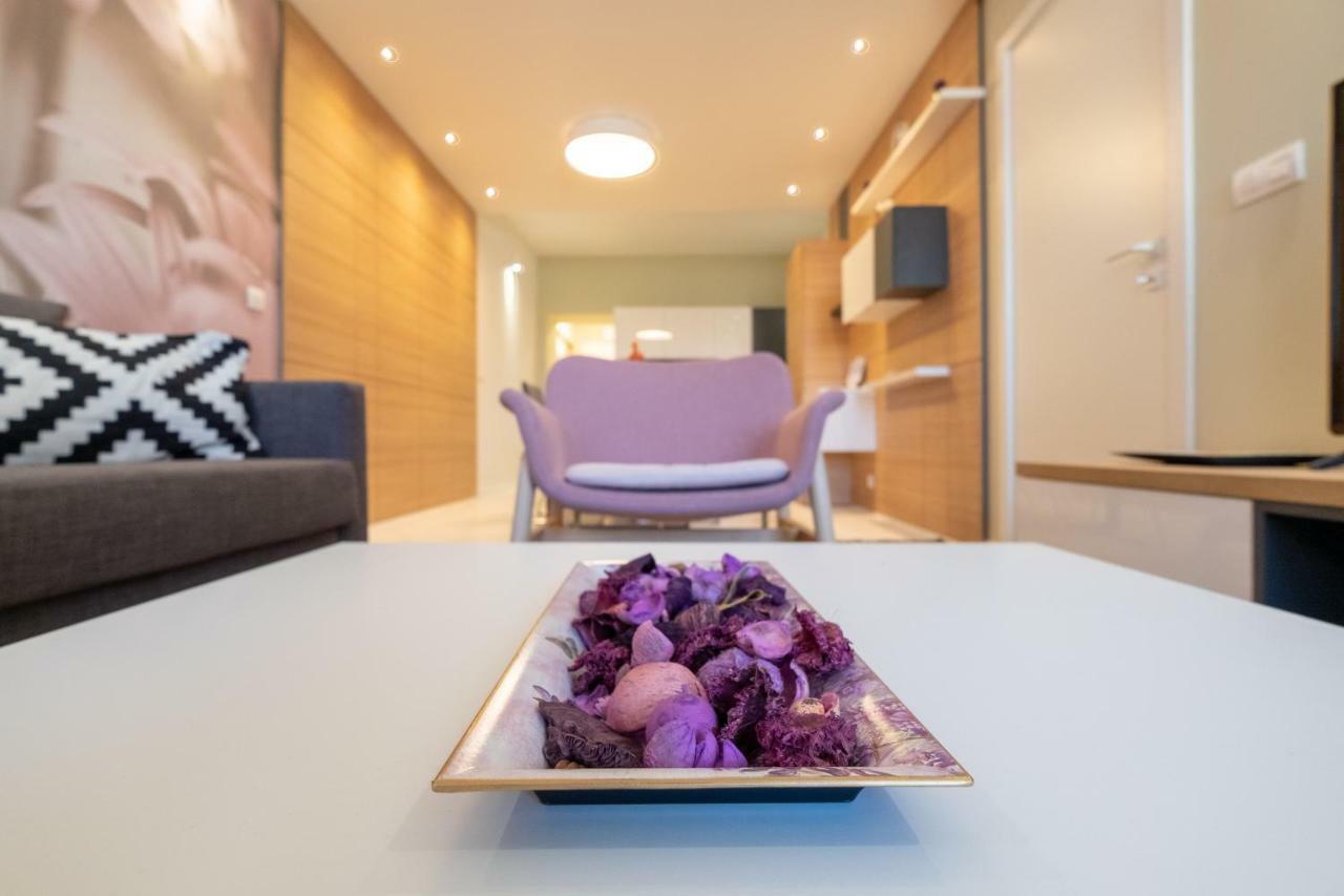 Vitosha Blvd Luxury 2-Bedroom, 2-Bathroom With Balcony Sofia Exteriör bild