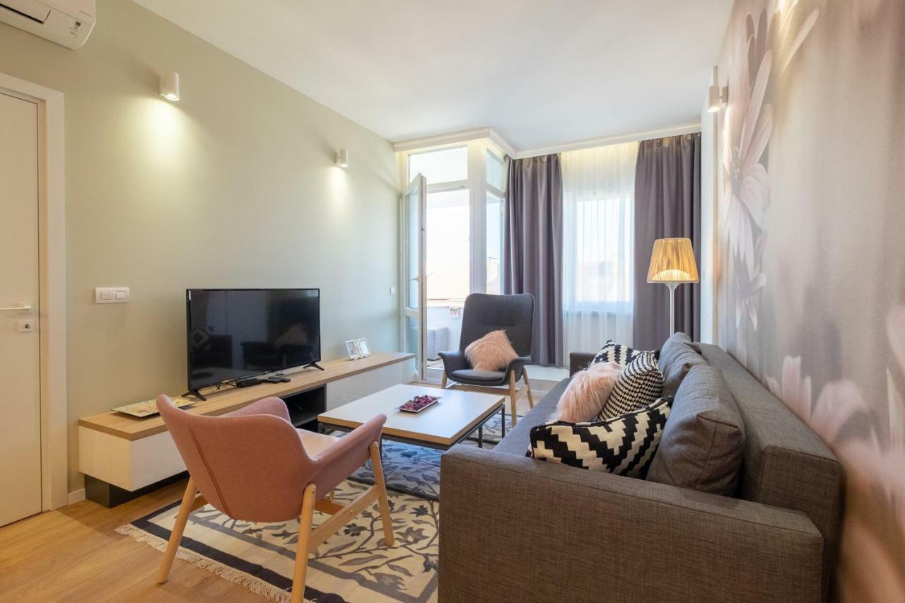 Vitosha Blvd Luxury 2-Bedroom, 2-Bathroom With Balcony Sofia Exteriör bild