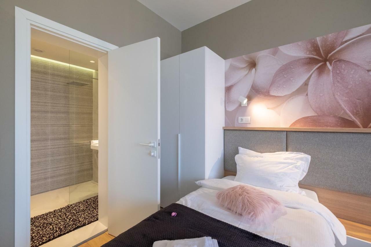 Vitosha Blvd Luxury 2-Bedroom, 2-Bathroom With Balcony Sofia Exteriör bild
