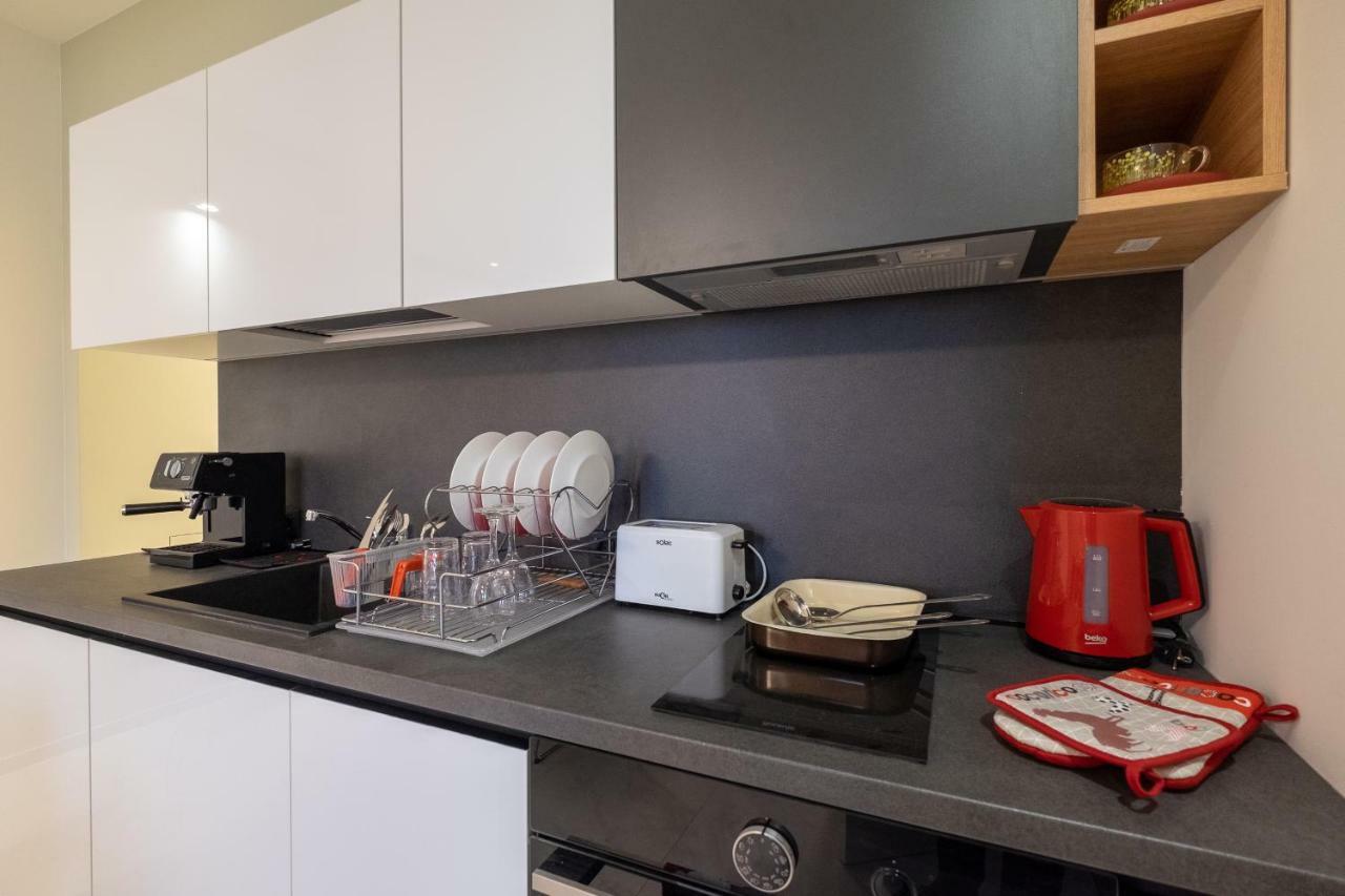 Vitosha Blvd Luxury 2-Bedroom, 2-Bathroom With Balcony Sofia Exteriör bild