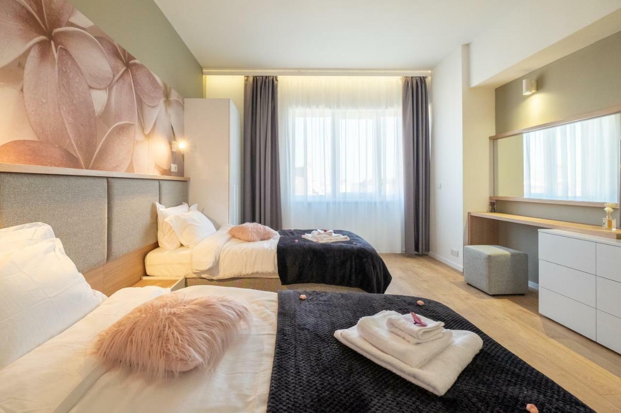 Vitosha Blvd Luxury 2-Bedroom, 2-Bathroom With Balcony Sofia Exteriör bild
