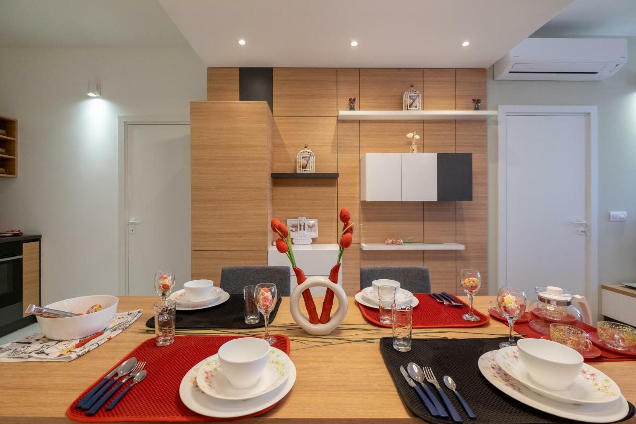 Vitosha Blvd Luxury 2-Bedroom, 2-Bathroom With Balcony Sofia Exteriör bild