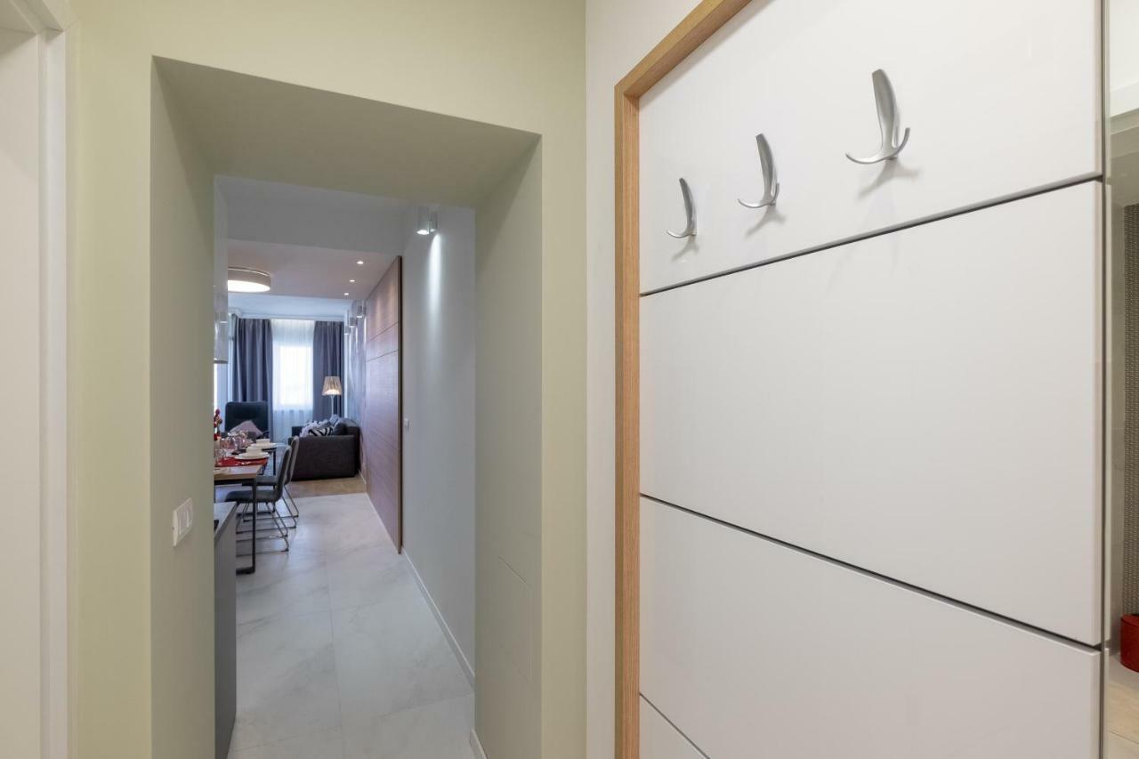 Vitosha Blvd Luxury 2-Bedroom, 2-Bathroom With Balcony Sofia Exteriör bild