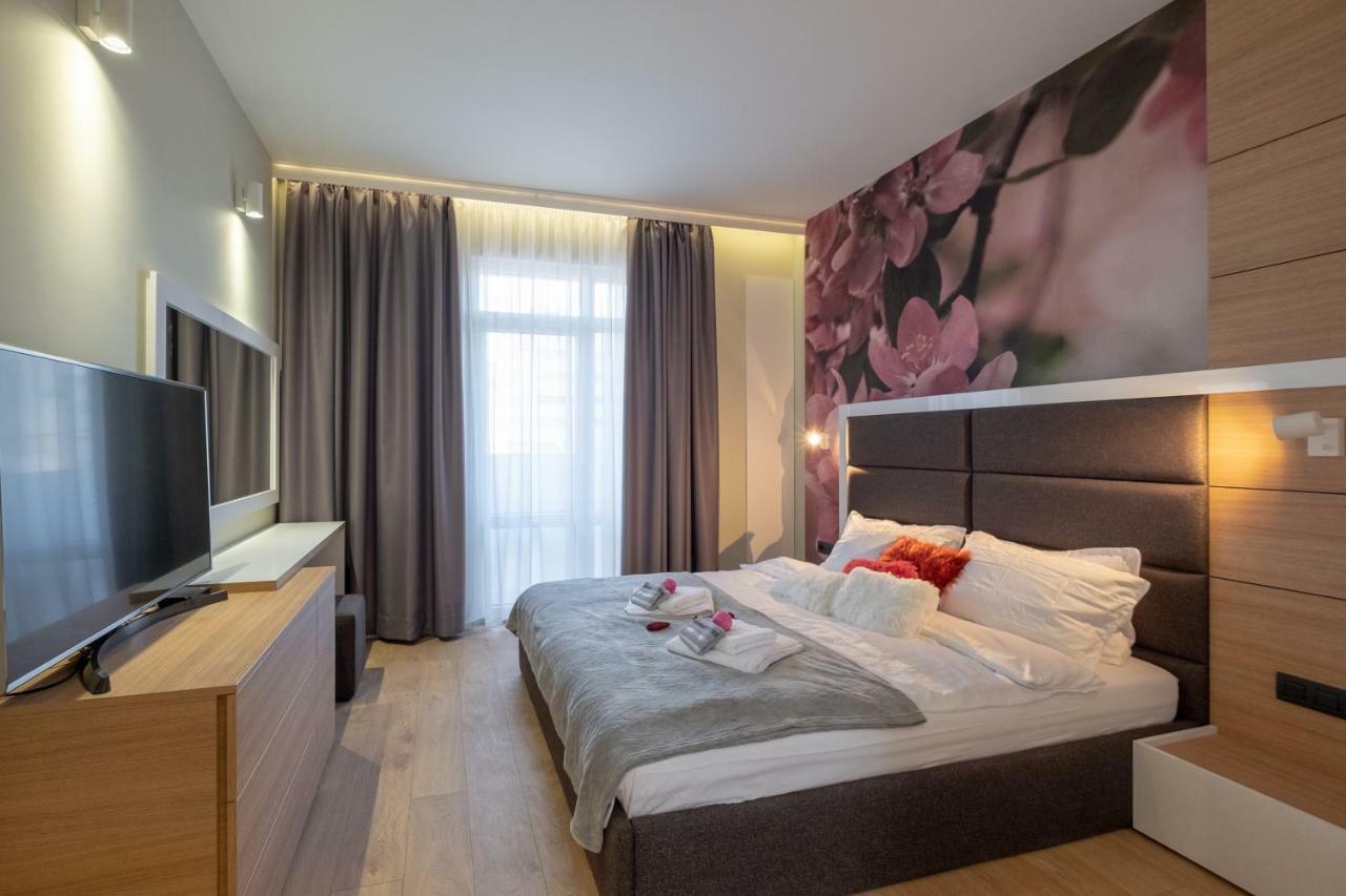 Vitosha Blvd Luxury 2-Bedroom, 2-Bathroom With Balcony Sofia Exteriör bild