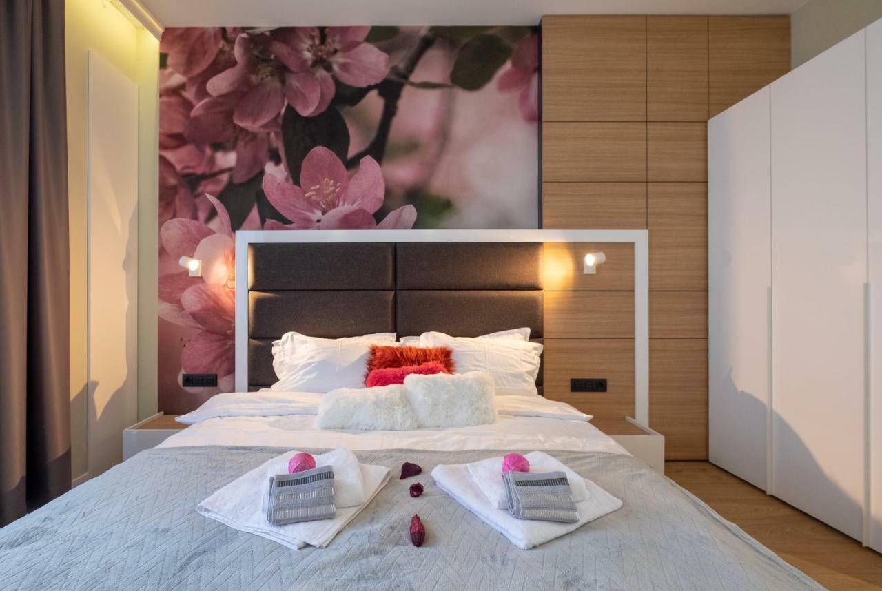 Vitosha Blvd Luxury 2-Bedroom, 2-Bathroom With Balcony Sofia Exteriör bild