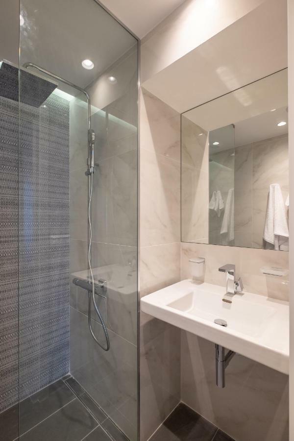 Vitosha Blvd Luxury 2-Bedroom, 2-Bathroom With Balcony Sofia Exteriör bild