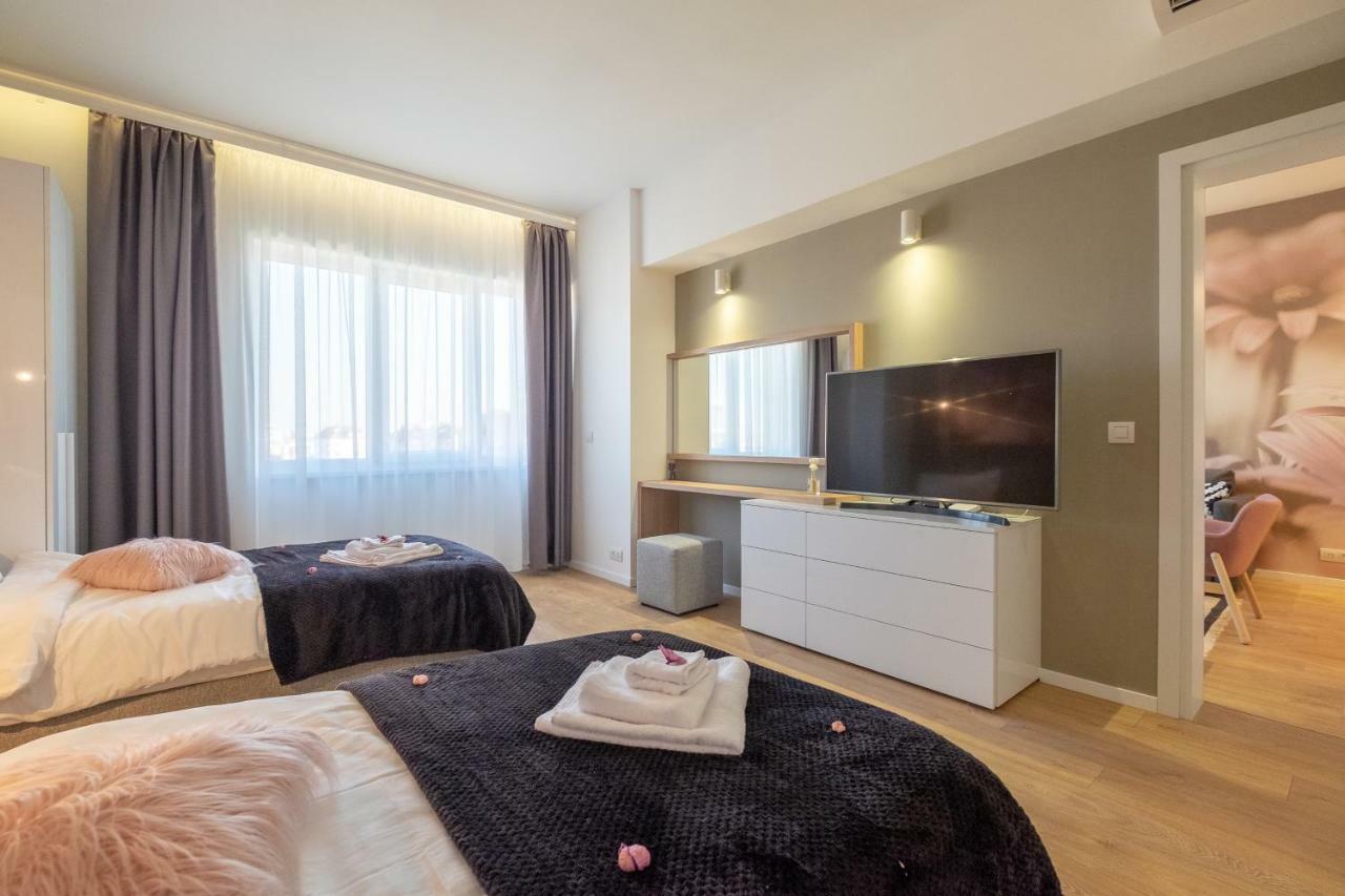 Vitosha Blvd Luxury 2-Bedroom, 2-Bathroom With Balcony Sofia Exteriör bild