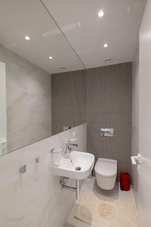 Vitosha Blvd Luxury 2-Bedroom, 2-Bathroom With Balcony Sofia Exteriör bild